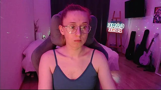 Snapshot of AnabelFrel chatting on 02-16-25, 12:52 AnabelFrel online show from 02-16-25, 12:52