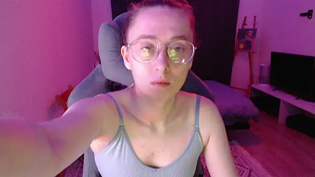 Snapshot of AnabelFrel chatting on 11-16-25, 01:10 AnabelFrel online show from 11-16-25, 01:10