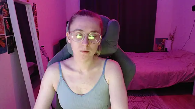 Snapshot of AnabelFrel chatting on 04-16-26, 12:22 AnabelFrel online show from 04-16-26, 12:22