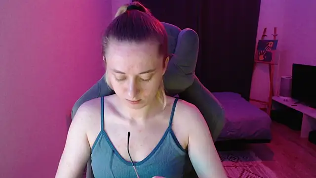 Snapshot of AnabelFrel chatting on 11-27-25, 01:17 AnabelFrel online show from 11-27-25, 01:17