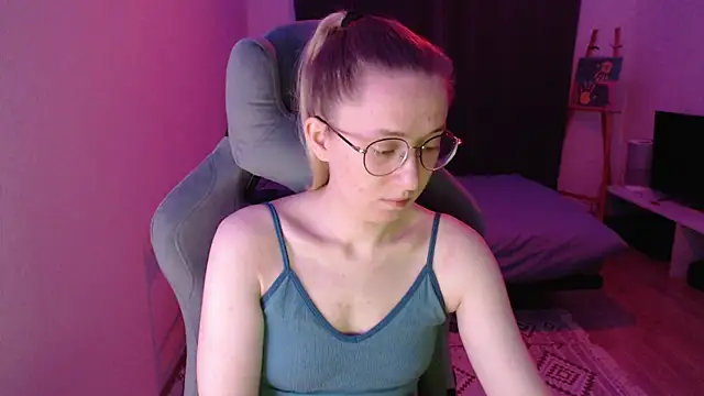 Snapshot of AnabelFrel chatting on 11-20-25, 01:28 AnabelFrel online show from 11-20-25, 01:28