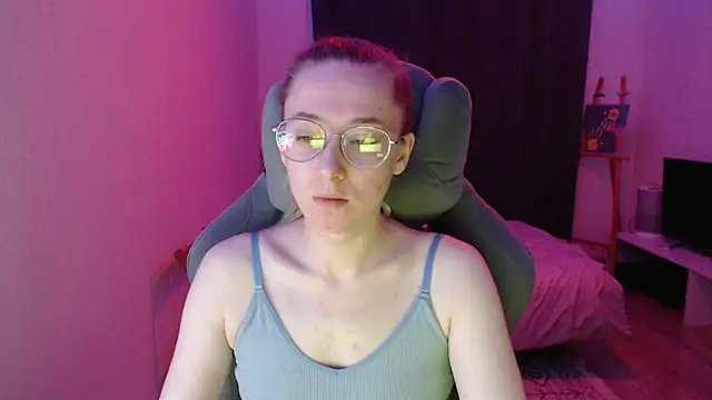 Snapshot of AnabelFrel chatting on 12-14-25, 01:12 AnabelFrel online show from 12-14-25, 01:12