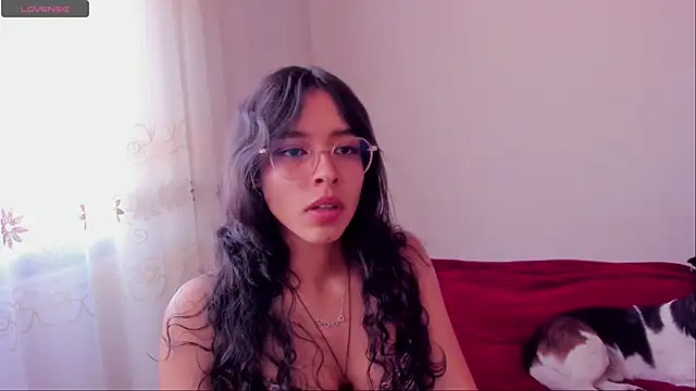 Snapshot of aluna_0310 chatting on 12-04-24, 06:33 aluna 0310 online show from 12-04-24, 06:33