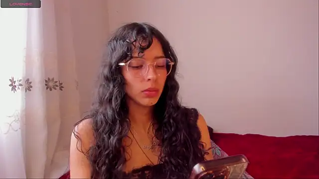 Snapshot of aluna_0310 chatting on 01-08-25, 08:29 aluna 0310 online show from 01-08-25, 08:29