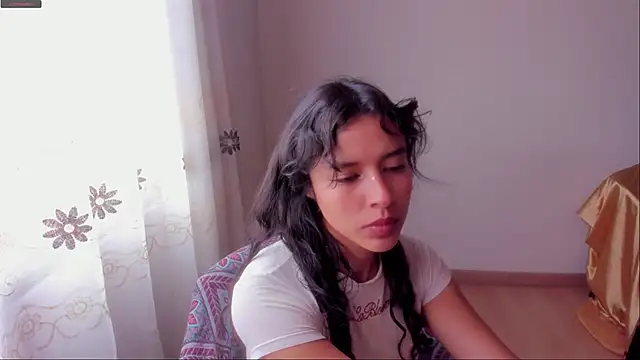 Snapshot of aluna_0310 chatting on 10-09-25, 04:51 aluna 0310 online show from 10-09-25, 04:51