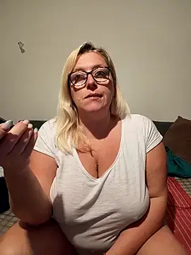 winniess40 online show from 04-18-26, 02:47