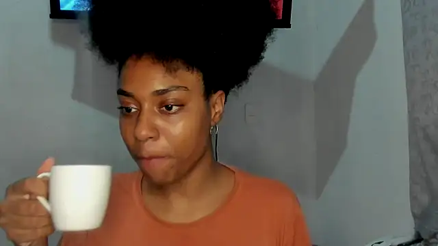 Snapshot of thaimy_ chatting on 09-18-25, 11:19 thaimy online show from 09-18-25, 11:19