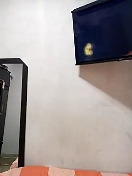 Snapshot of thaimy_ chatting on 10-08-25, 12:01 thaimy online show from 10-08-25, 12:01