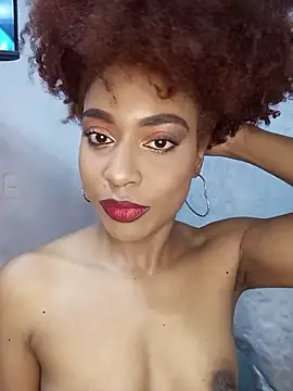 Snapshot of thaimy_ chatting on 12-16-25, 01:32 thaimy online show from 12-16-25, 01:32