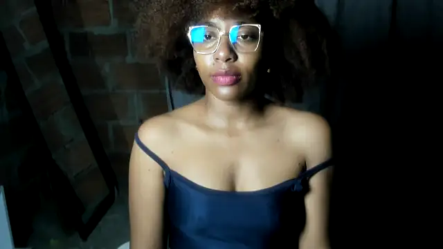 Snapshot of thaimy_ chatting on 06-30-26, 02:44 thaimy online show from 06-30-26, 02:44