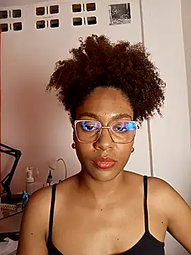 thaimy  online show from 03-26-26, 02:32