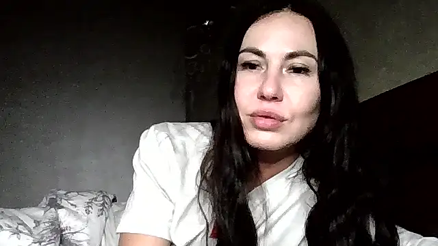 JulianaGold1 online show from 03-06-26, 06:58