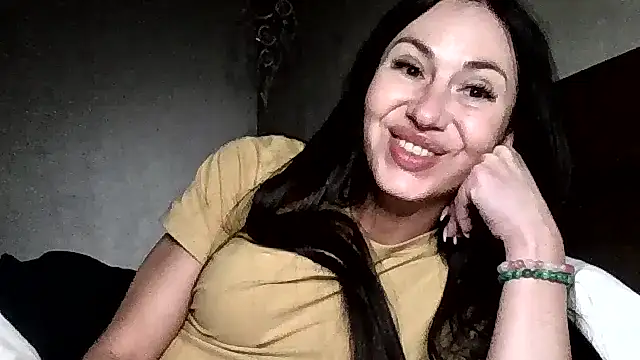 JulianaGold1 online show from 04-27-26, 08:18