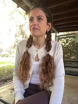 Snapshot of alana15 chatting on 10-24-25, 02:38 alana15 online show from 10-24-25, 02:38