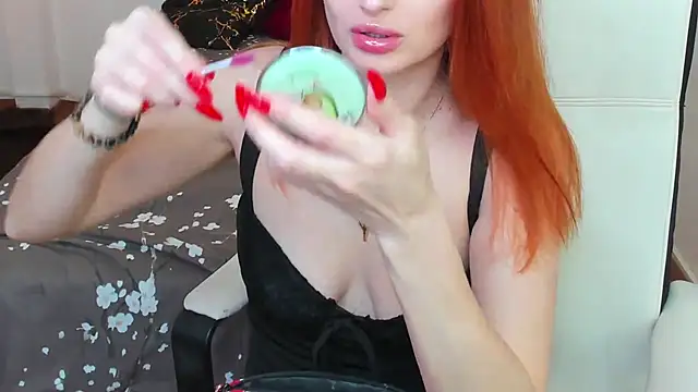 Red Fairy  online show from 05-06-26, 06:06
