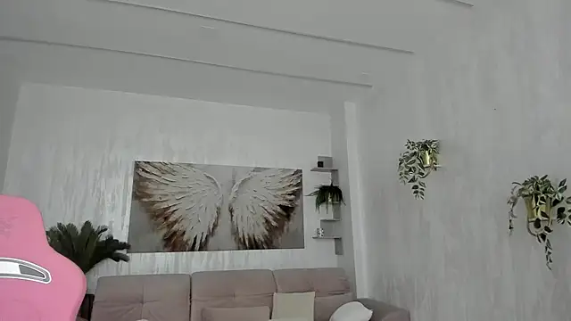 TiffanyHouston  online show from 01-11-26, 08:32