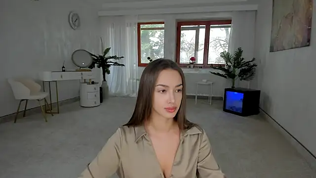 TiffanyHouston  online show from 01-27-25, 06:52