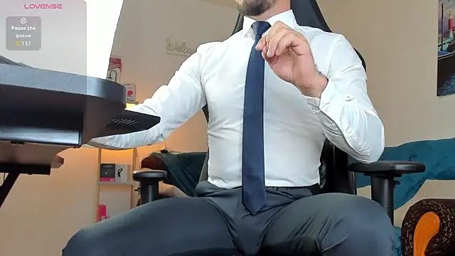 Snapshot of marioslim chatting on 06-15-26, 04:56 marioslim online show from 06-15-26, 04:56