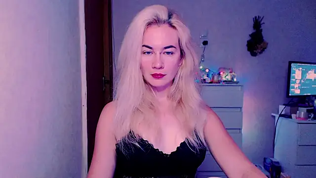 Snapshot of xxxcharismaaa chatting on 07-17-26, 03:37 xxxcharismaaa online show from 07-17-26, 03:37