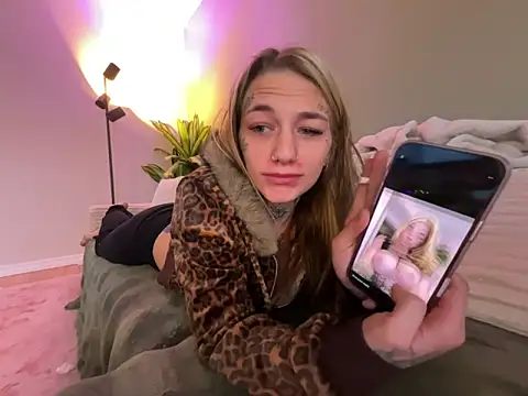 chloetease online show from 12-16-25, 05:17