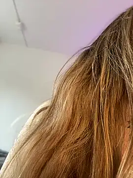 Snapshot of chloetease chatting on 01-03-25, 03:12 chloetease online show from 01-03-25, 03:12