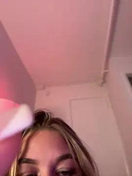 Snapshot of chloetease chatting on 12-07-24, 03:09 chloetease online show from 12-07-24, 03:09