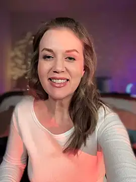 Snapshot of MaiseKnox chatting on 02-07-25, 03:55 MaiseKnox online show from 02-07-25, 03:55