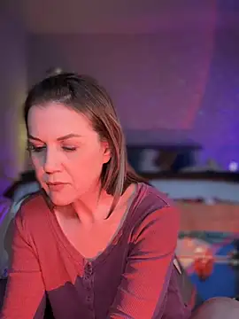 Snapshot of MaiseKnox chatting on 02-11-25, 12:06 MaiseKnox online show from 02-11-25, 12:06