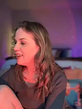 Snapshot of MaiseKnox chatting on 02-11-25, 10:18 MaiseKnox online show from 02-11-25, 10:18
