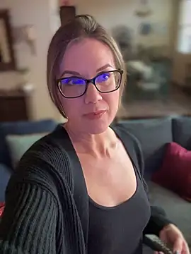 MaiseKnox online show from 11-04-25, 10:02