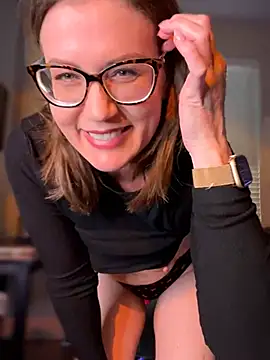 MaiseKnox online show from 07-02-26, 11:11