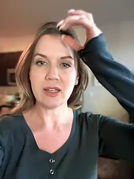 Snapshot of MaiseKnox chatting on 10-01-25, 10:24 MaiseKnox online show from 10-01-25, 10:24