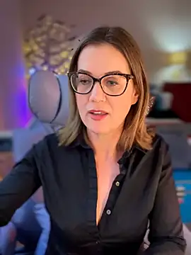 MaiseKnox online show from 05-07-26, 10:13