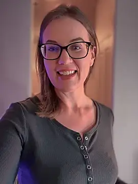 MaiseKnox online show from 11-11-25, 10:04