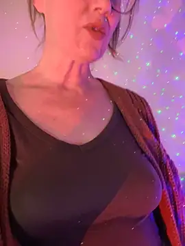 Snapshot of MaiseKnox chatting on 01-24-25, 11:12 MaiseKnox online show from 01-24-25, 11:12