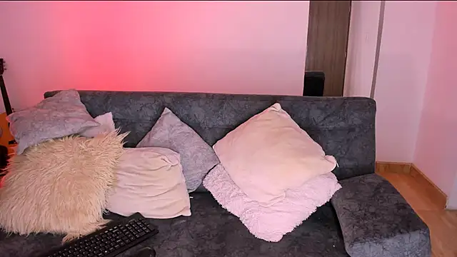 angiebutt online show from 11-30-25, 03:18