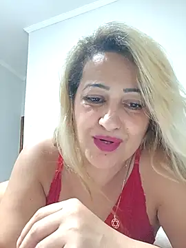 Snapshot of vivifernades chatting on 02-28-25, 04:10 vivifernades online show from 02-28-25, 04:10