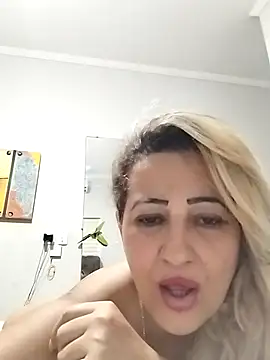 Snapshot of vivifernades chatting on 02-19-25, 04:44 vivifernades online show from 02-19-25, 04:44