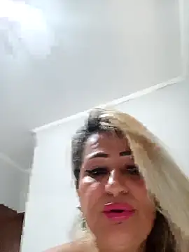 Snapshot of vivifernades chatting on 01-12-26, 12:34 vivifernades online show from 01-12-26, 12:34