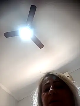 Snapshot of vivifernades chatting on 02-21-26, 12:18 vivifernades online show from 02-21-26, 12:18