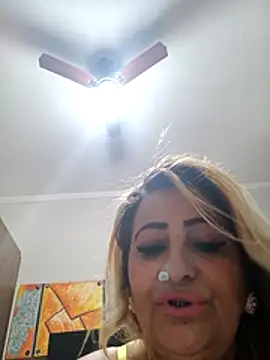 Snapshot of vivifernades chatting on 12-23-25, 11:09 vivifernades online show from 12-23-25, 11:09