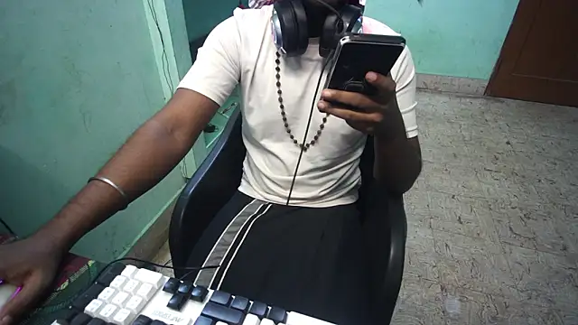 Snapshot of Tamil_KD chatting on 07-17-26, 04:04 Tamil KD online show from 07-17-26, 04:04