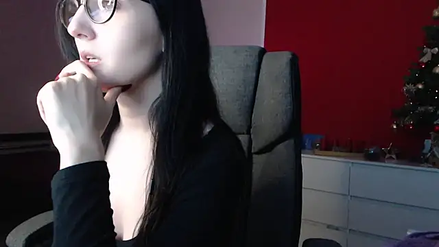 Alina Lamour online show from 12-16-24, 12:26