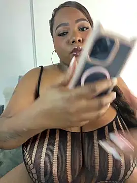 Snapshot of angelGgold chatting on 05-15-26, 12:36 angelGgold online show from 05-15-26, 12:36