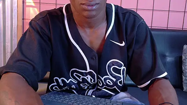 Snapshot of martin_killer chatting on 09-26-25, 01:23 martin killer online show from 09-26-25, 01:23