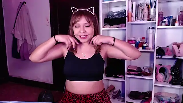 Snapshot of lil_daisy7 chatting on 12-12-24, 04:26 lil daisy7 online show from 12-12-24, 04:26