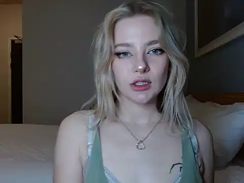 April LoveUK online show from 01-12-25, 10:33