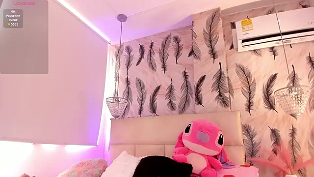 Vivi prinncess online show from 10-31-25, 05:09