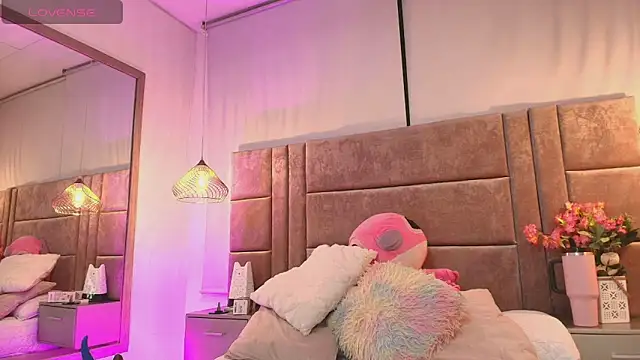 Vivi prinncess online show from 05-31-26, 12:16
