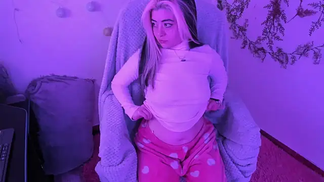 Snapshot of Sammysammy_ chatting on 01-05-25, 01:47 Sammysammy online show from 01-05-25, 01:47